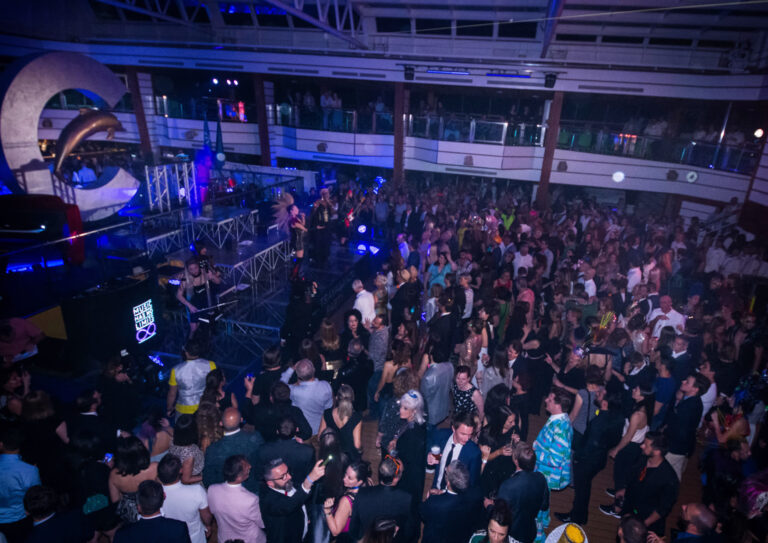 Show_Entertainment-Cruise-06