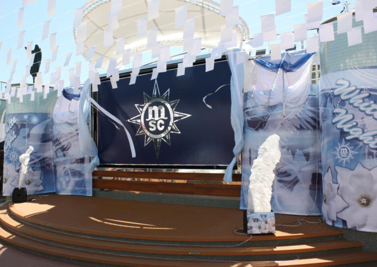 Show_Entertainment-WhiteShow-01